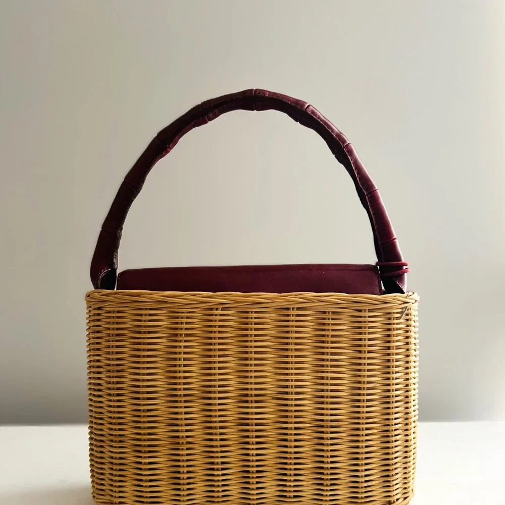 Chic Straw & Red Leather Monsac Hand Bag With Detachable Shoulder Strap - Picture 10 of 10